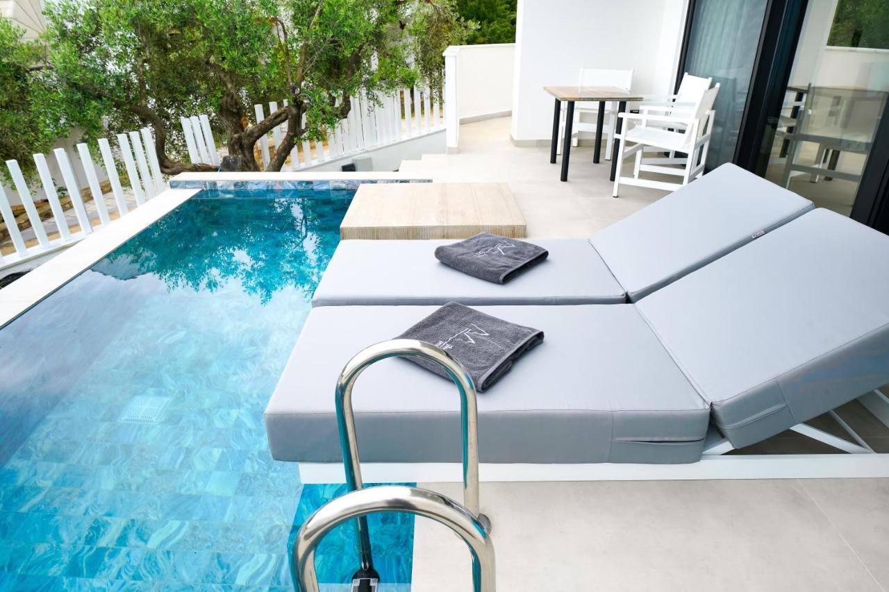 Mythodea Prive Luxury *