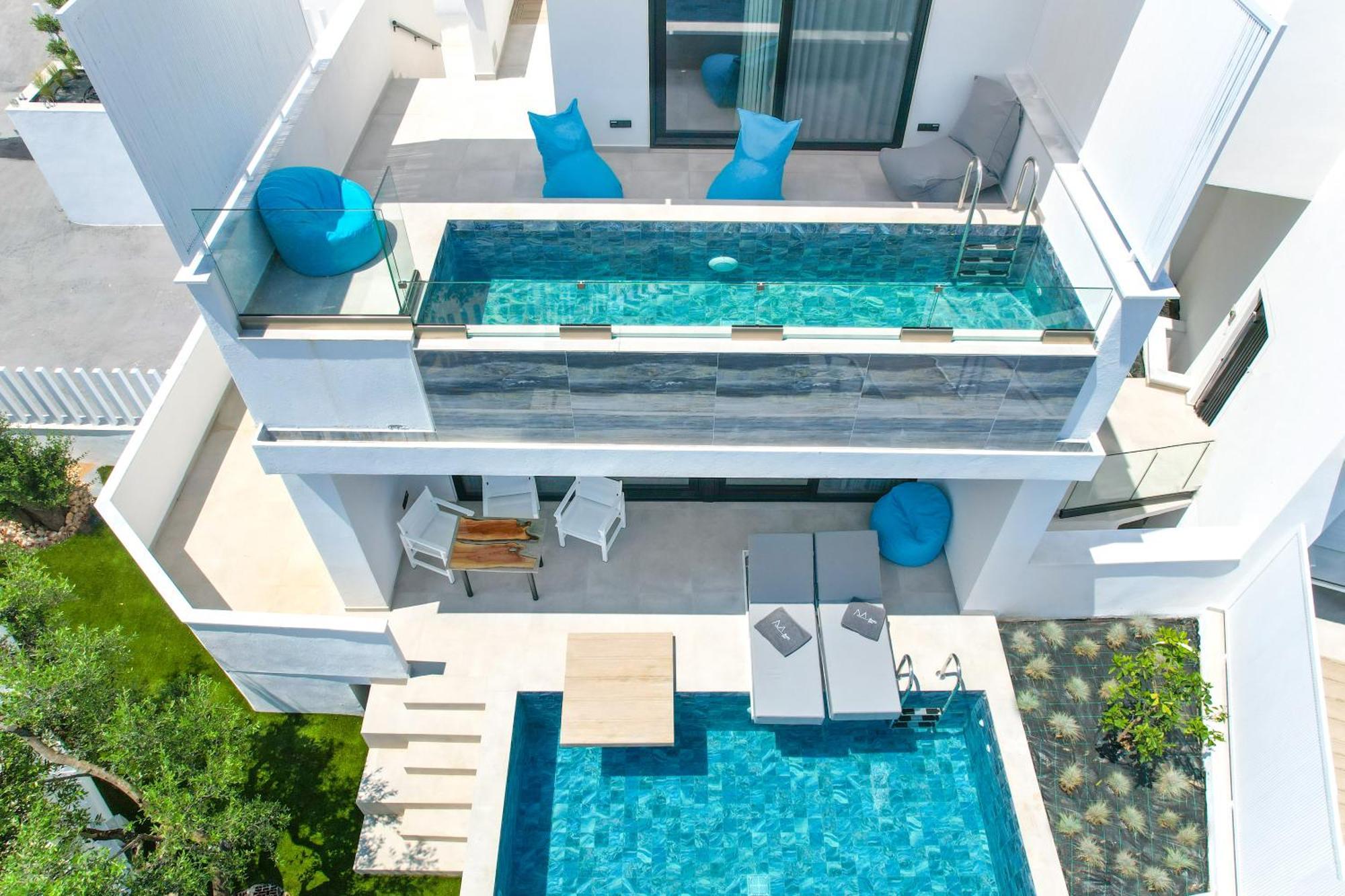 Mythodea Prive Luxury *