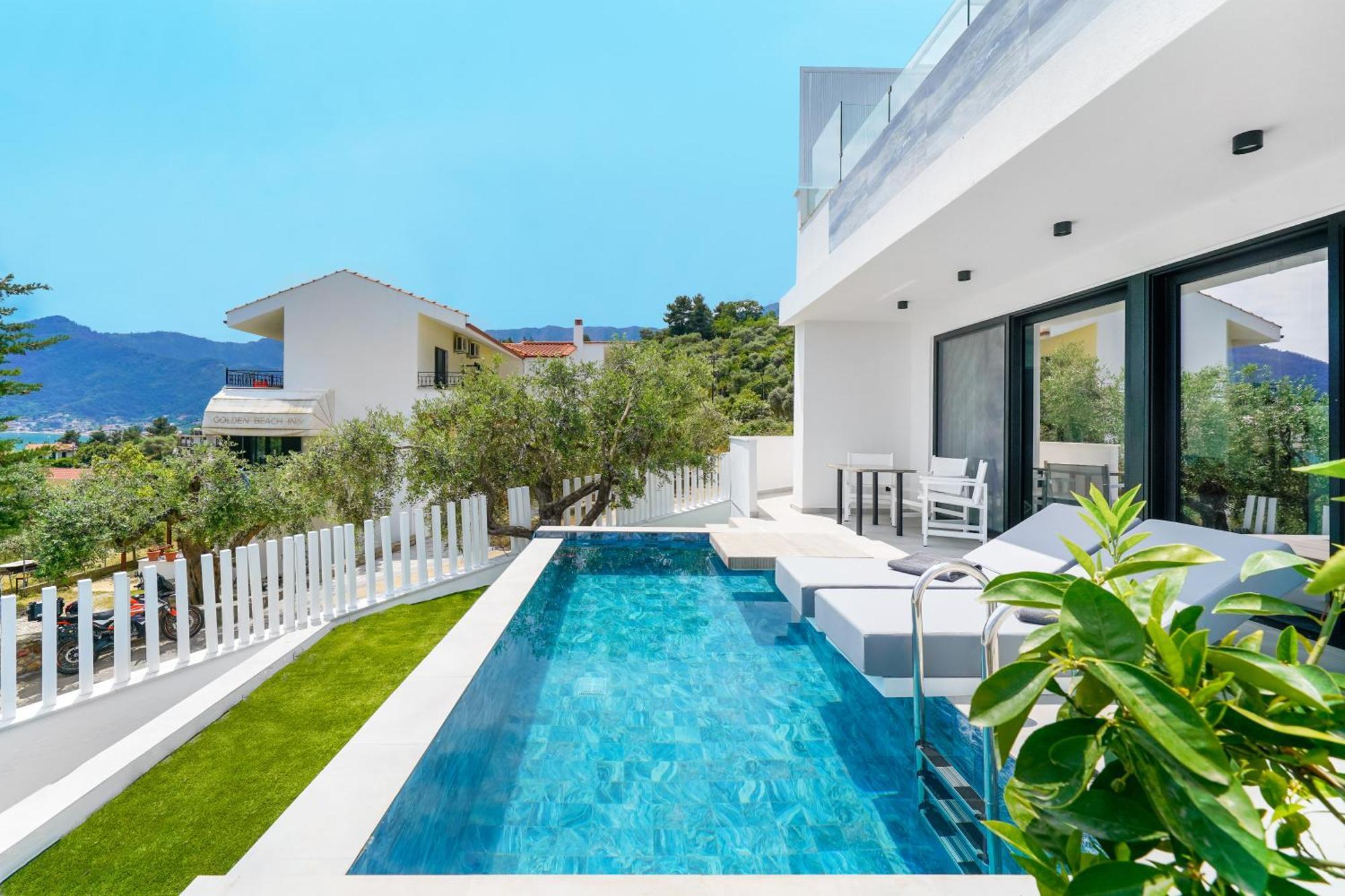 Mythodea Prive Luxury
