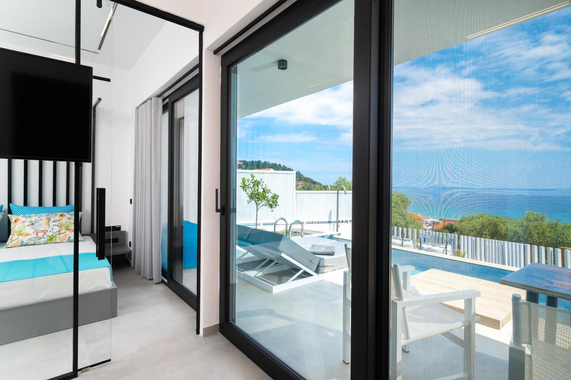 Mythodea Prive Luxury *